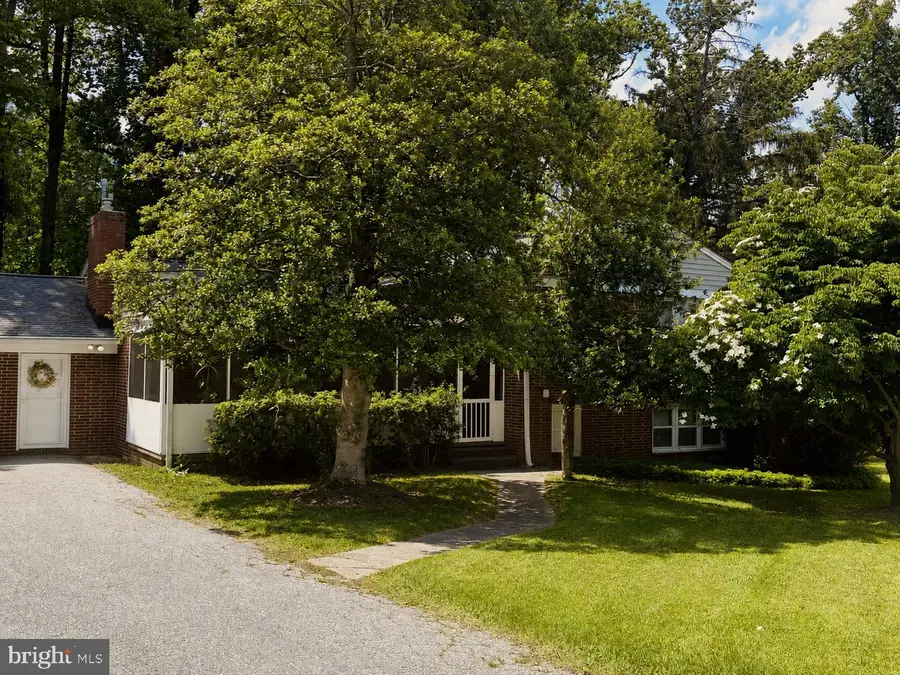 2 Greenlea Dr, Pikesville, MD 21208 - #2