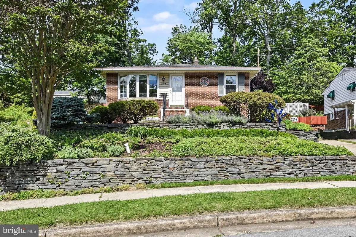 204 Elpin Dr W, Catonsville, MD 21228 - #1