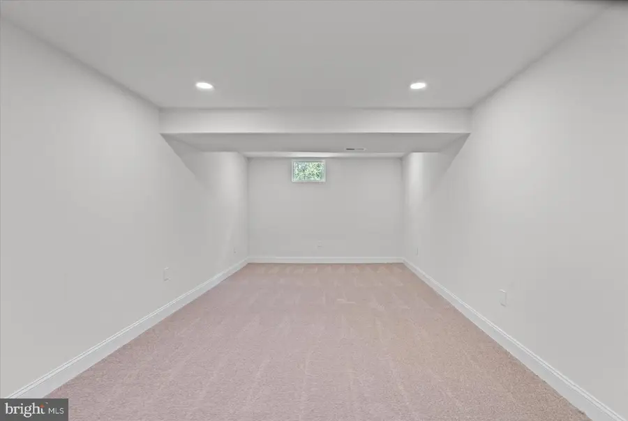 1129 Kingsbury Rd, Owings Mills, MD 21117 - #3