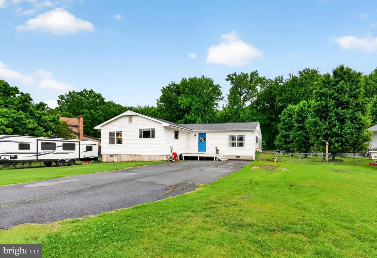 7541 Old Battle Grove Rd, Dundalk, MD 21222 - #1