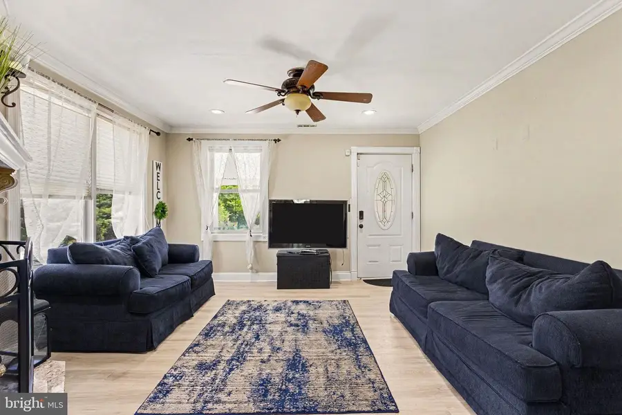 9836 Harford Rd, Parkville, MD 21234 - #3