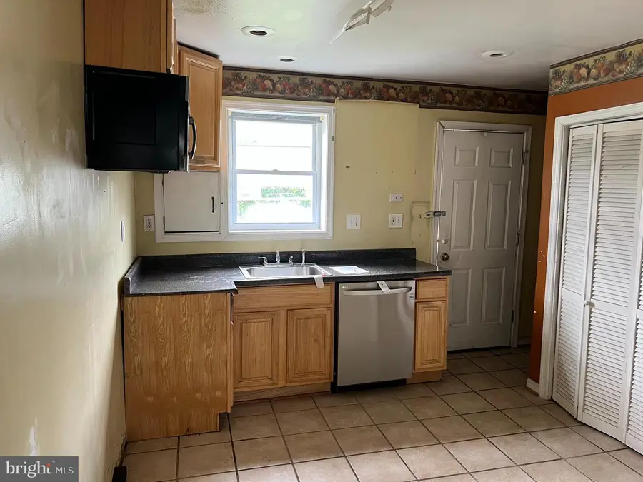 126 Sollers Point Rd, Baltimore, MD 21222 - #3