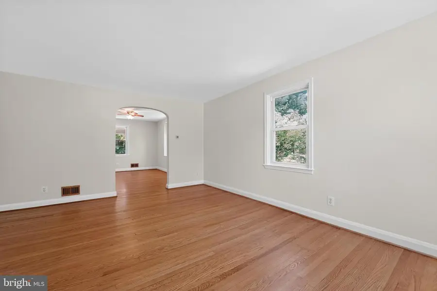 244 Blakeney Rd, Catonsville, MD 21228 - #3