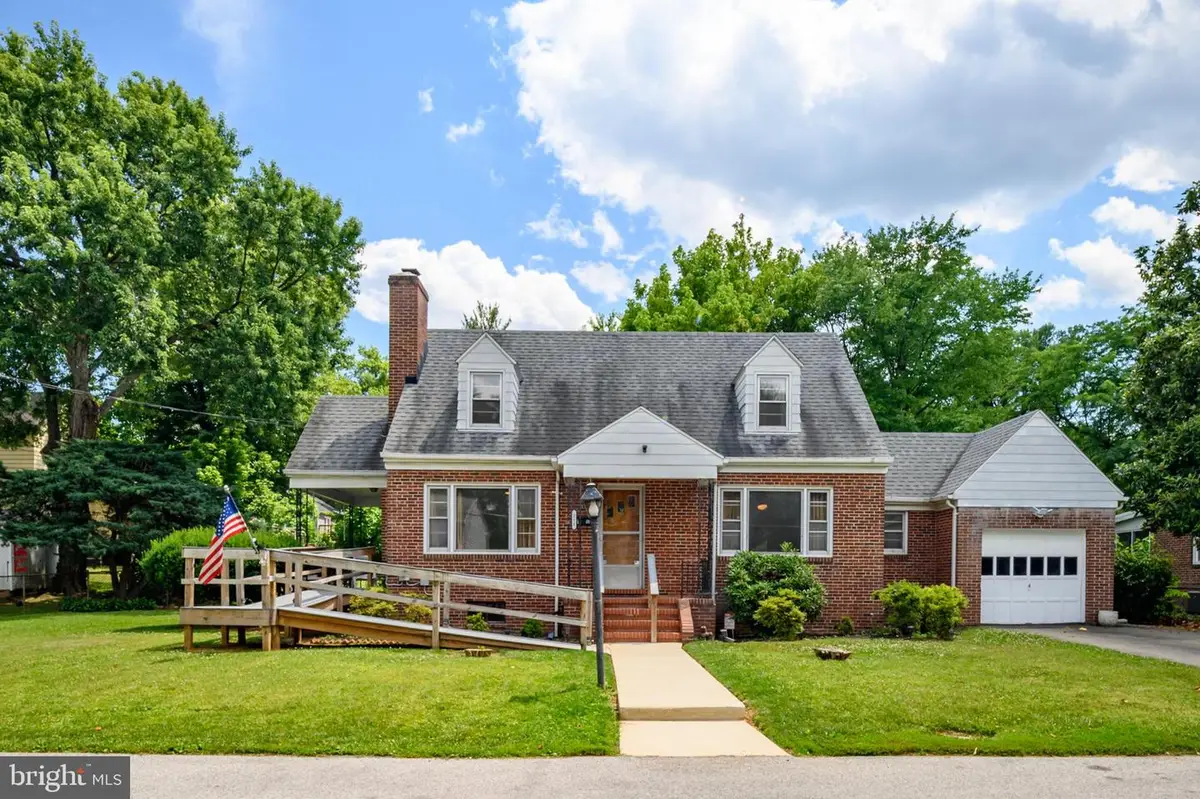 211 Hillendale Ave, Baltimore, MD 21227 - #1