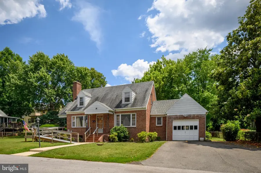 211 Hillendale Ave, Baltimore, MD 21227 - #2