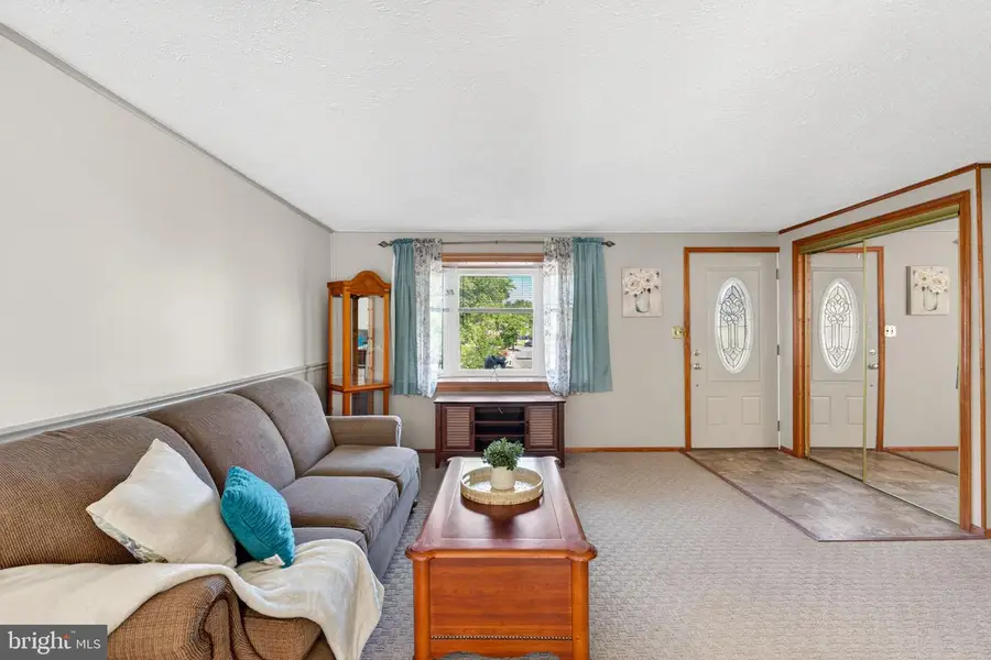 327 Wisewell Ct, Halethorpe, MD 21227 - #3