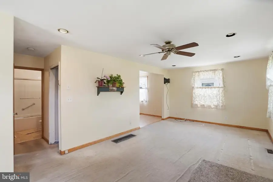 8240 Longpoint Rd, Baltimore, MD 21222 - #3