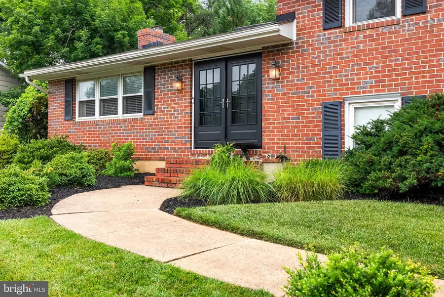 916 Farmstead Rd, Cockeysville, MD 21030 - #2
