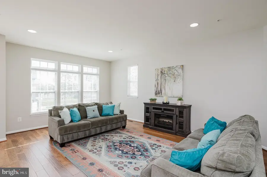 8402 Stansbury Lake Dr, Baltimore, MD 21222 - #3