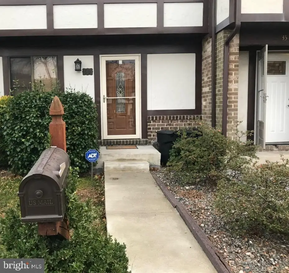 33 Bourbon Ct, Parkville, MD 21234 - #1