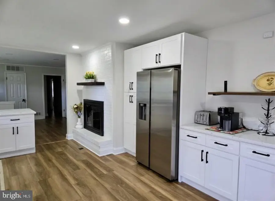 8808 Littlewood Rd, Parkville, MD 21234 - #3