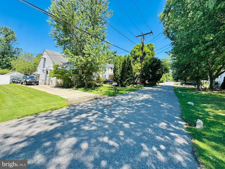 8608 Oak Rd, Baltimore, MD 21219 - #2
