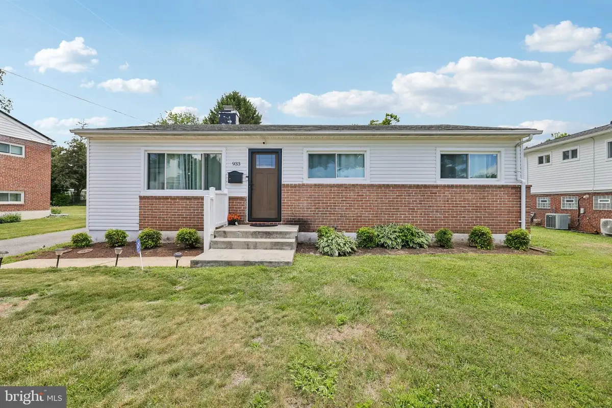 933 Prestwood Rd, Catonsville, MD 21228 - #1