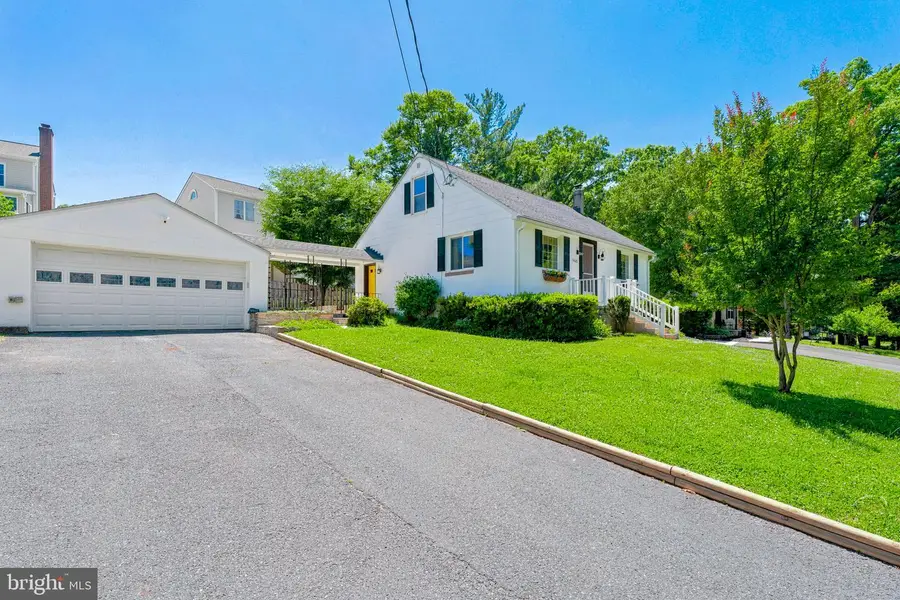 9945 Hilltop Dr, Parkville, MD 21234 - #3
