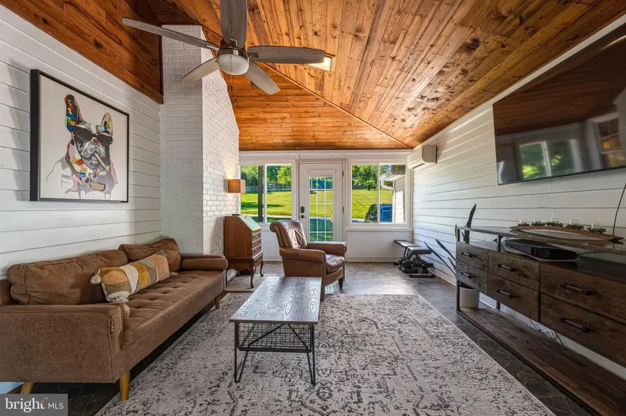 1102 Greenway Rd, Cockeysville, MD 21030 - #2