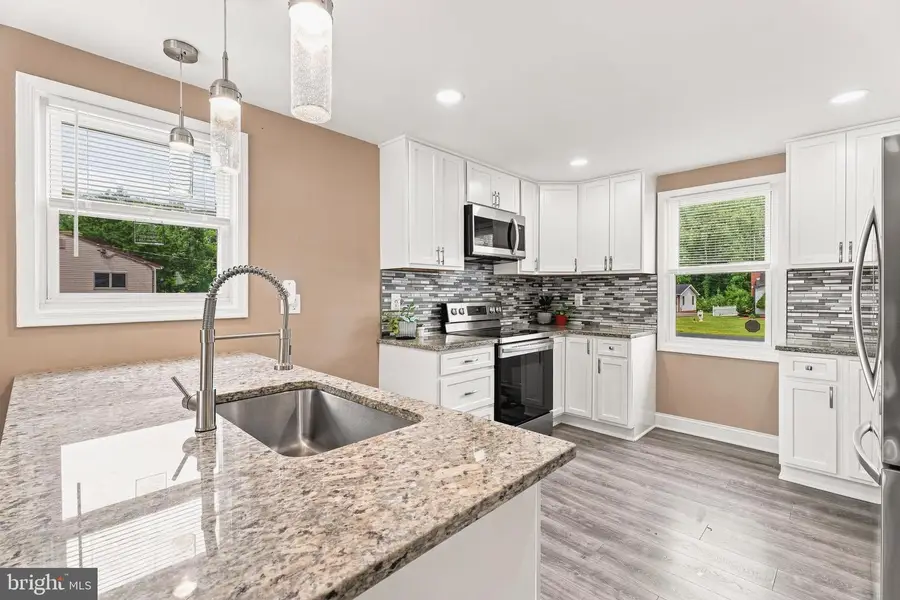 6921 University Dr, Middle River, MD 21220 - #2