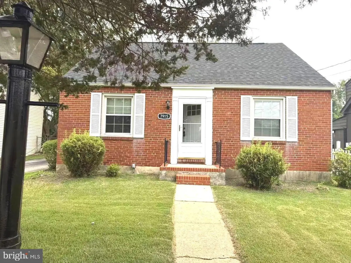 7915 Rolling View Ave, Nottingham, MD 21236 - #1