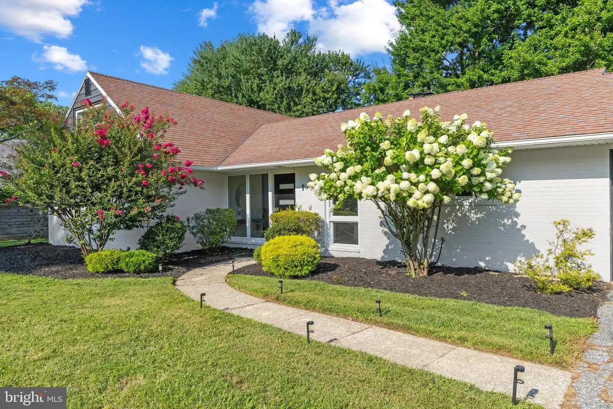 7900 Ivy Ln, Pikesville, MD 21208 - #1