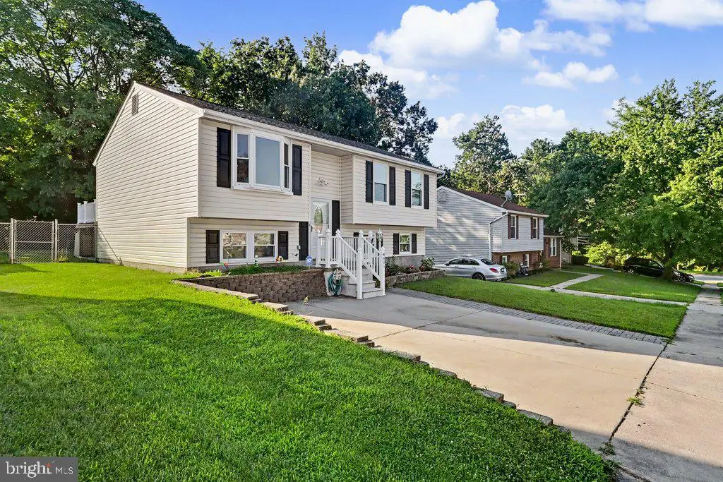 8805 Golden Tree Ln, Baltimore, MD 21221 - #1