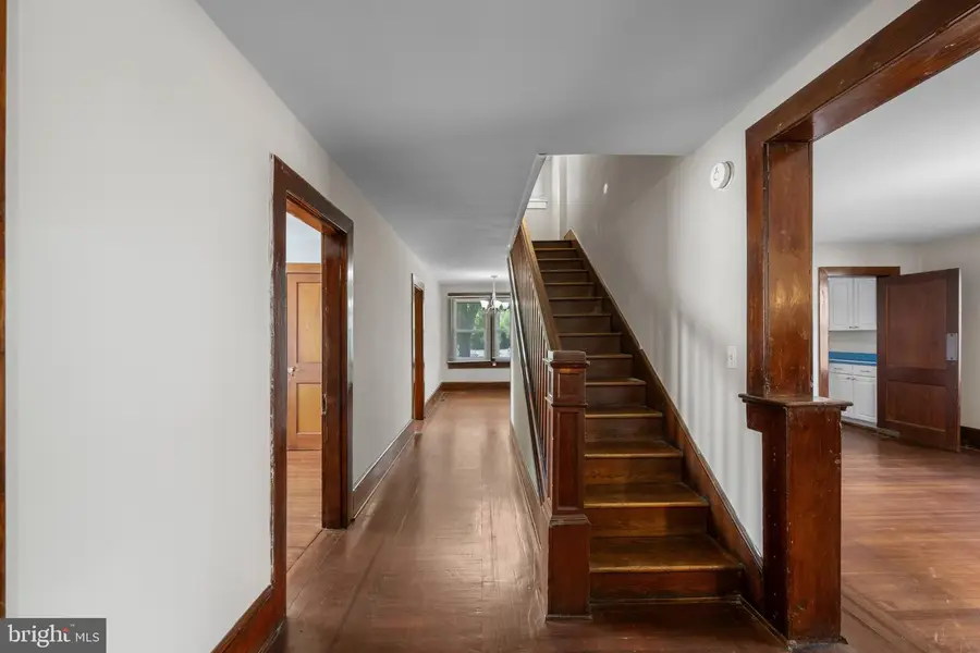 18 E Chatsworth Ave E, Reisterstown, MD 21136 - #3