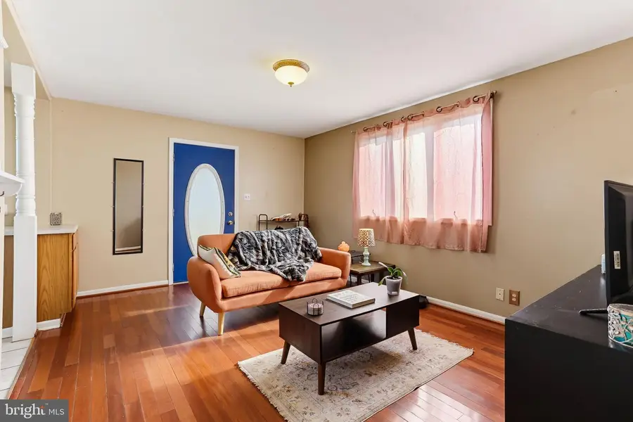 8211 Longpoint Rd, Dundalk, MD 21222 - #2
