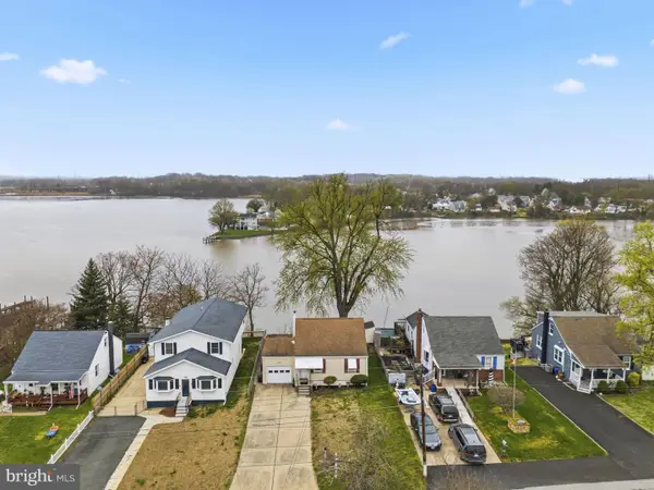 54 Wagners Ln, ESSEX, MD 21221