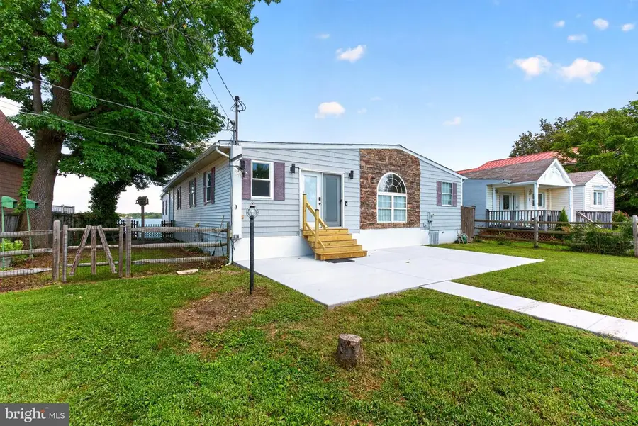 3704 Edgewater Pl, Dundalk, MD 21222 - #2