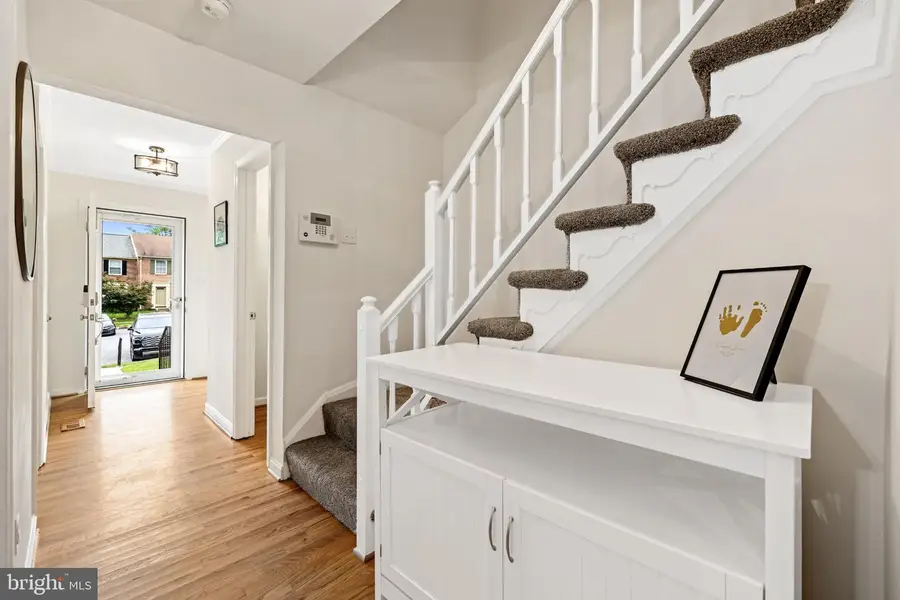 8 Castlebar Ct, Lutherville Timonium, MD 21093 - #3