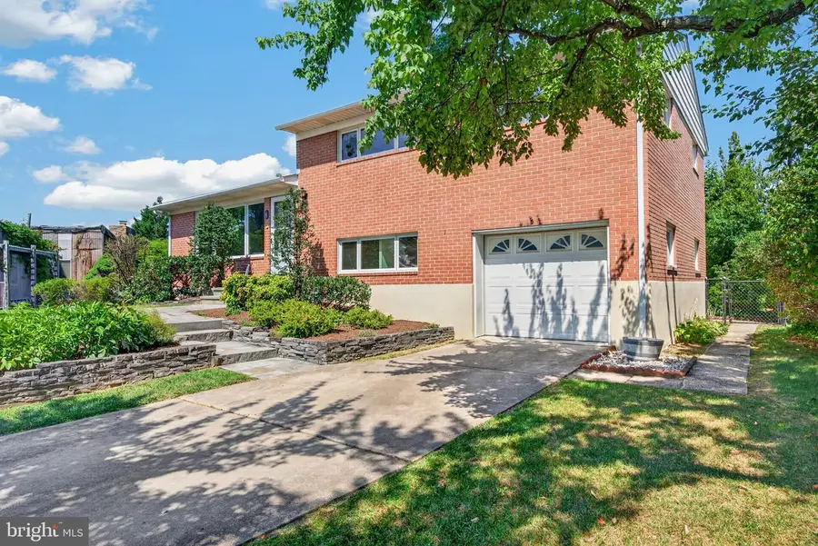 4 Pickett Grth, Lutherville Timonium, MD 21093 - #3