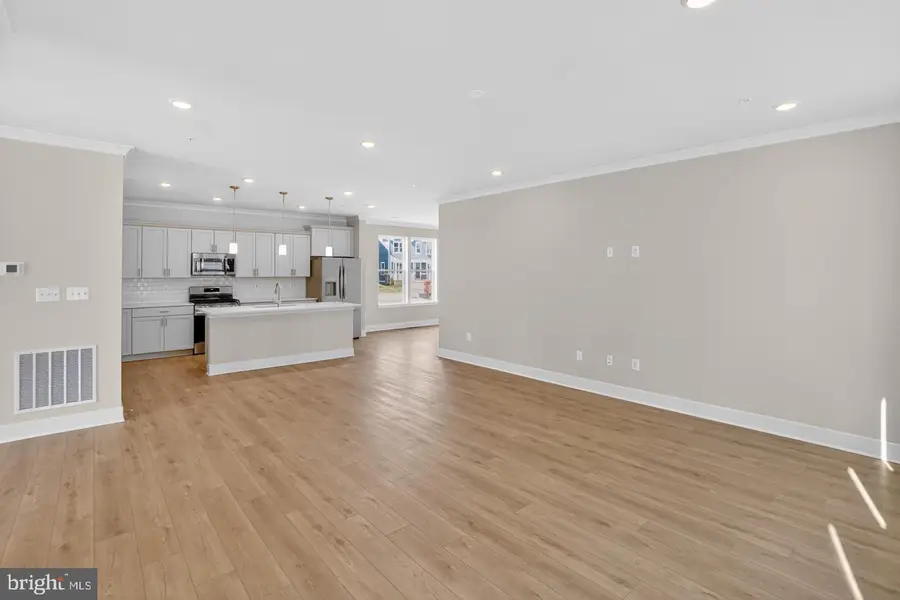 617 Harrington St, Middle River, MD 21220 - #3