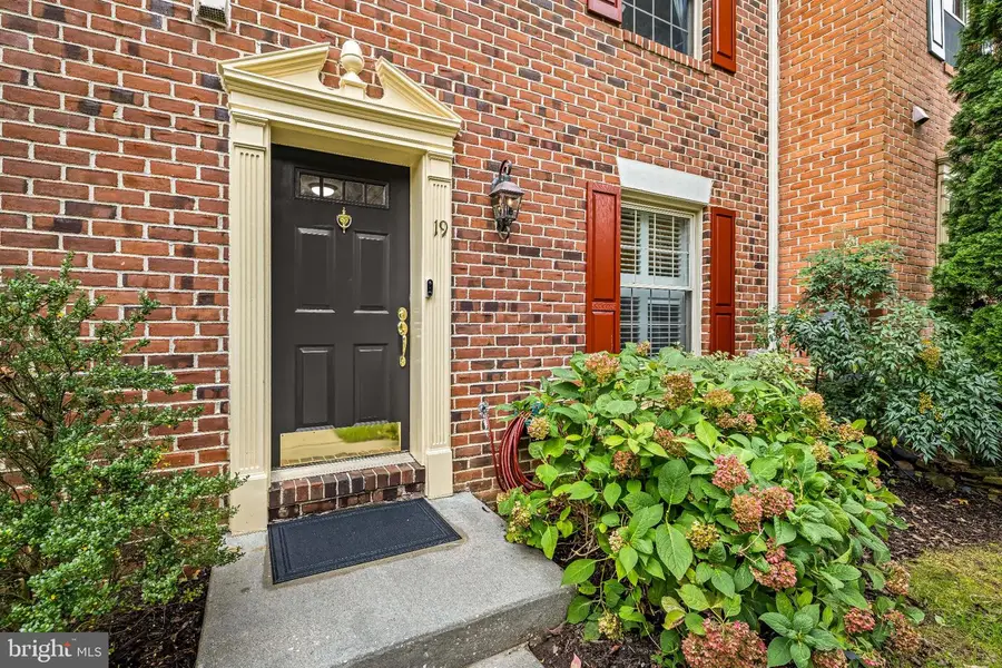 19 Victoria Falls Ct, Sparks, MD 21152 - #2