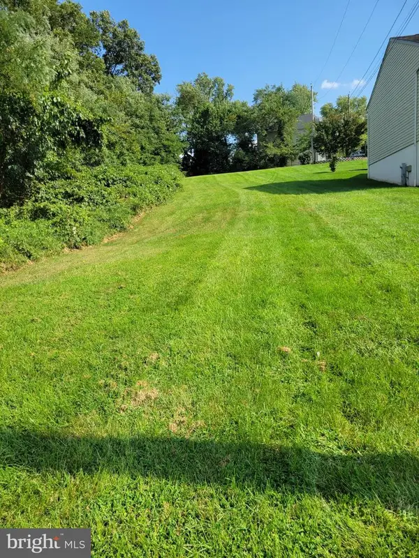 Washington Rd, HALETHORPE, MD 21227