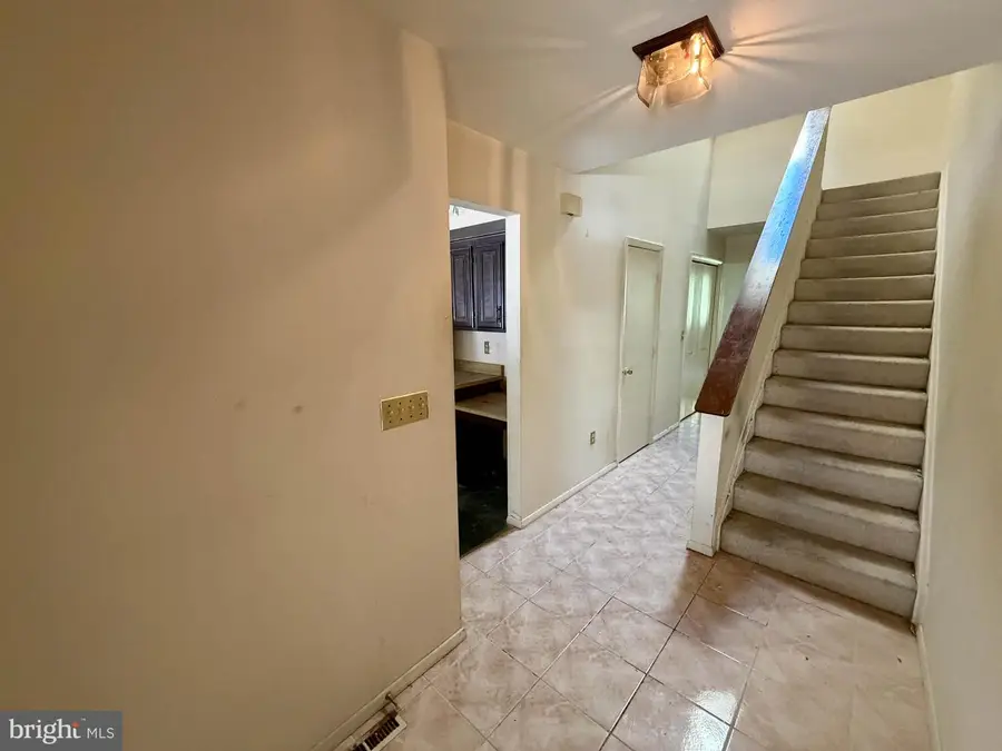 2249 Chapel Valley Ln, Lutherville Timonium, MD 21093 - #3