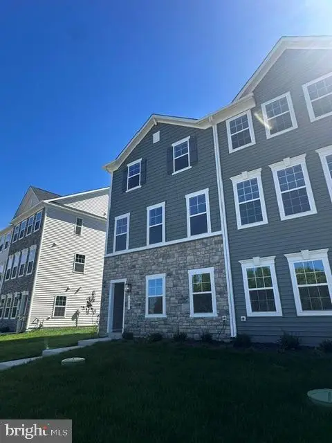 8227 Fairbrook Rd, Windsor Mill, MD 21244 - #3