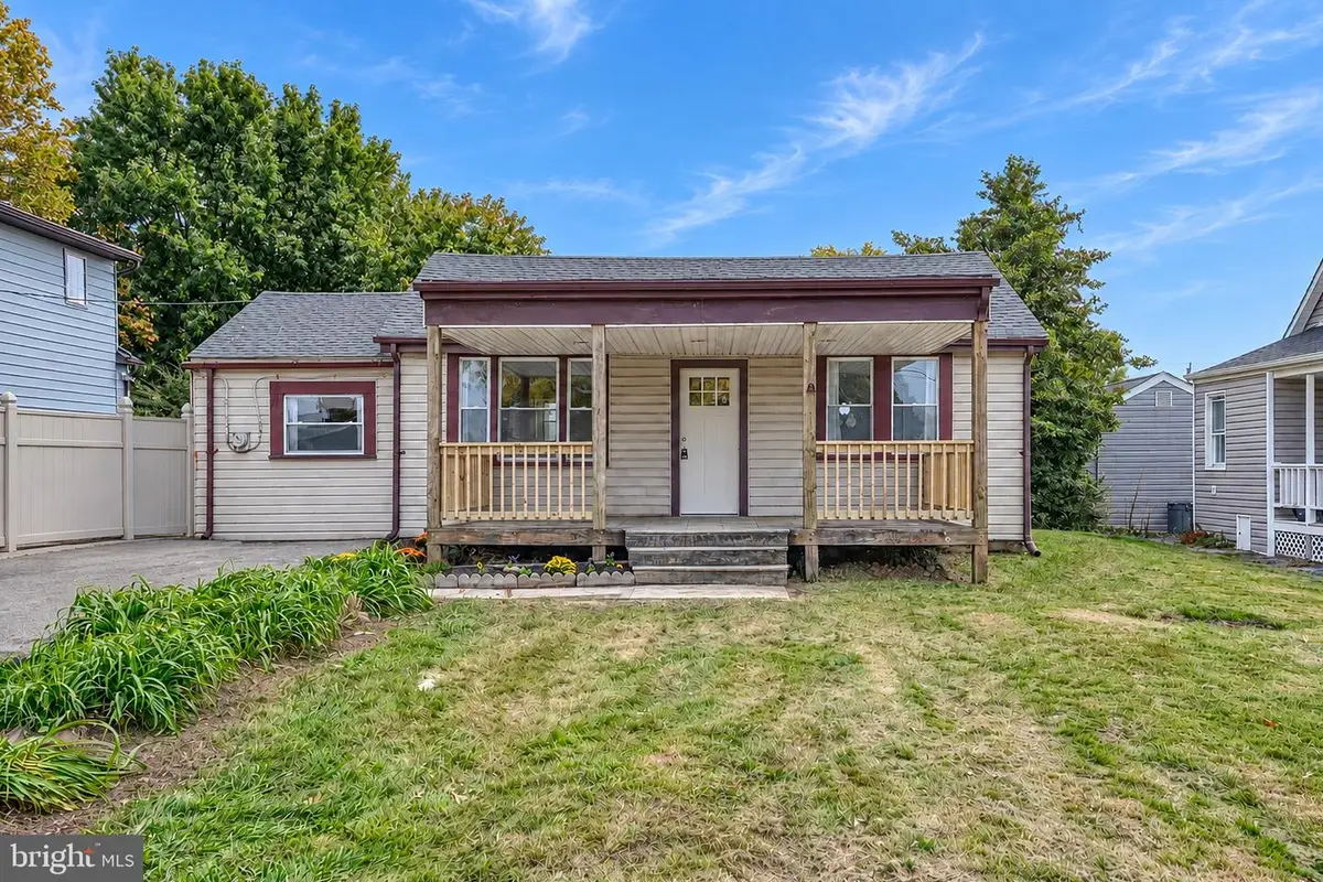 8215 Beach Dr, Baltimore, MD 21222 - #1