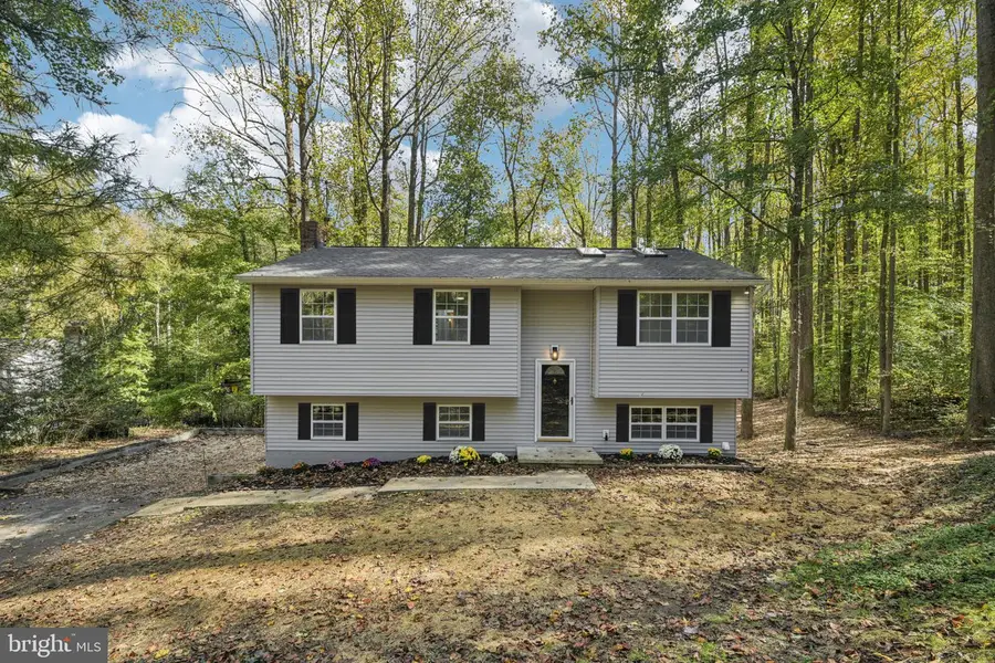 8815 Falling Leaf Dr, Owings, MD 20736 - Image #2
