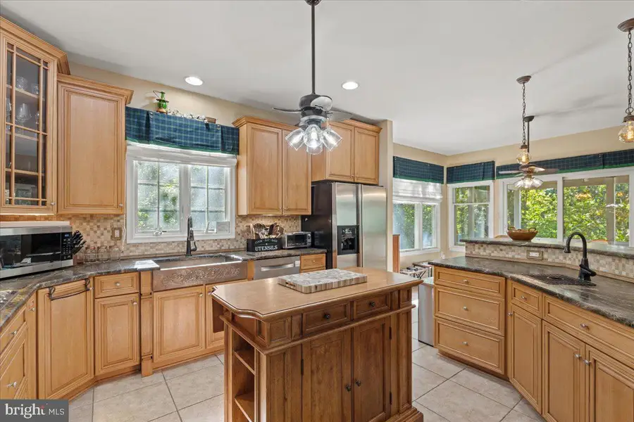 2250 Huntingfields Dr, Huntingtown, MD 20639 - Image #2