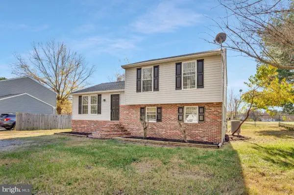 123 Cove Point Rd, LUSBY, MD 20657