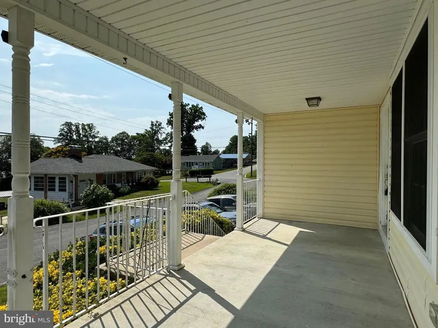 3902 Bayview Dr, Chesapeake Beach, MD 20732 - Image #2