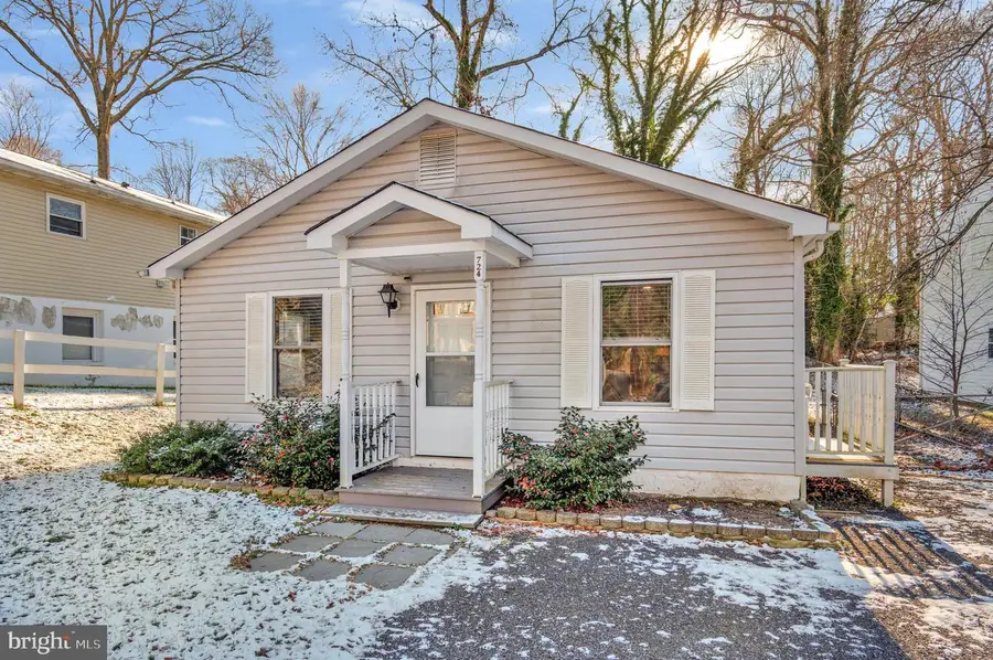 724 Spruce Dr, Lusby, MD 20657 - Image #2