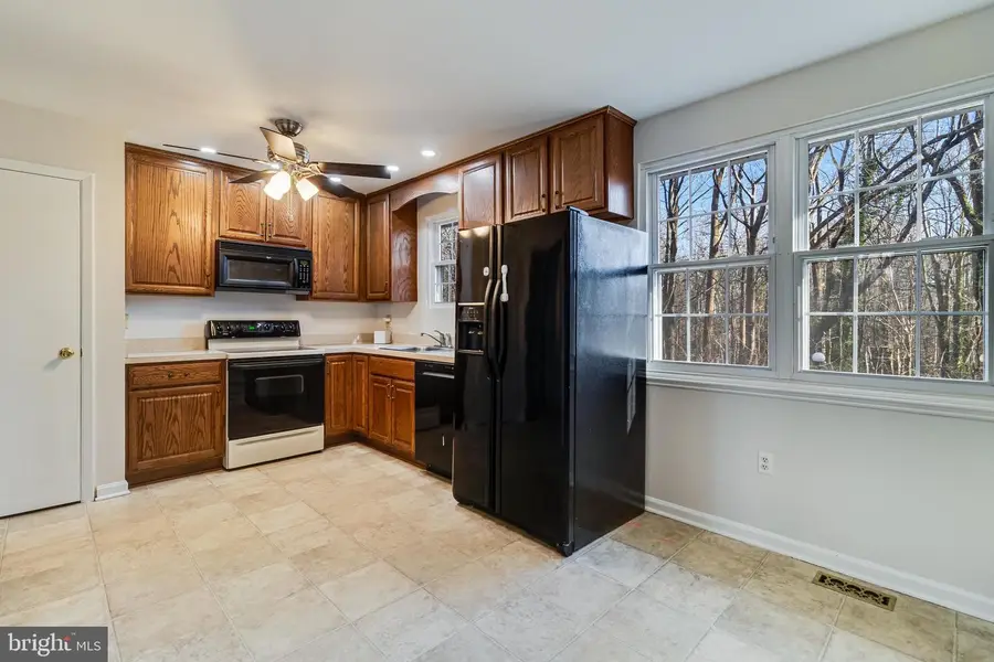 1861 Oldfield Dr, Huntingtown, MD 20639 - Image #2
