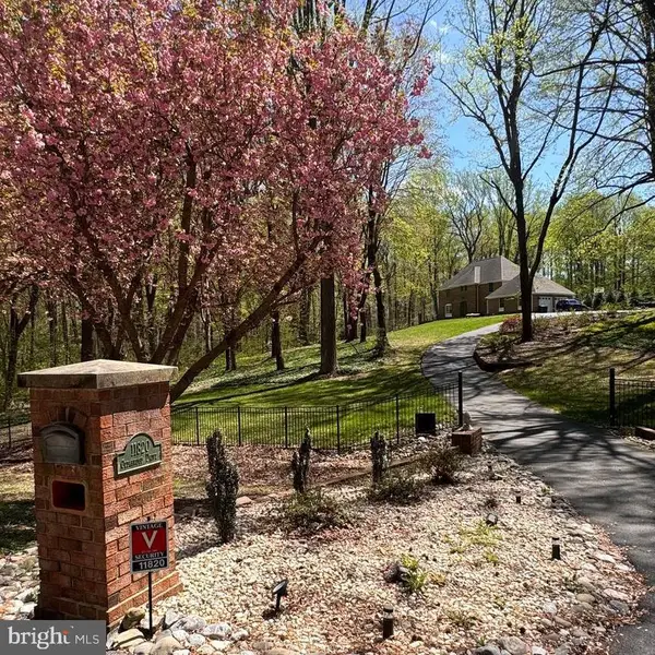 11820 Cedarwood Dr, DUNKIRK, MD 20754