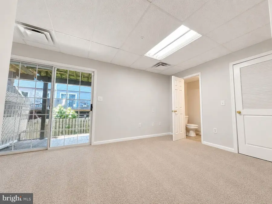 9422 Sea Breeze Ct, North Beach, MD 20714 - #2