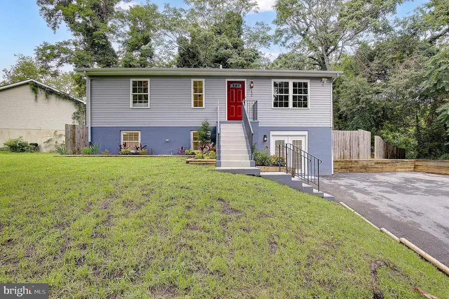 426 Seagull Ln, Lusby, MD 20657 - #3