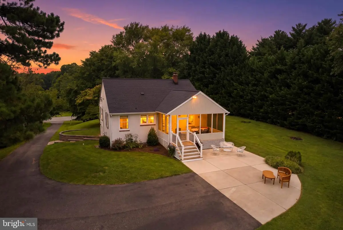 8609 Solomons Island Rd, Owings, MD 20736 - #1