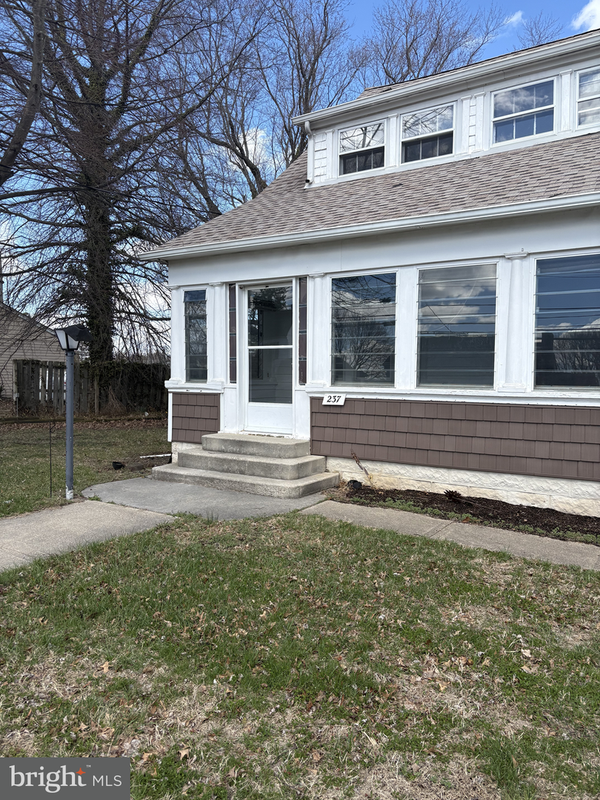 327 E Main St, CECILTON, MD 21913