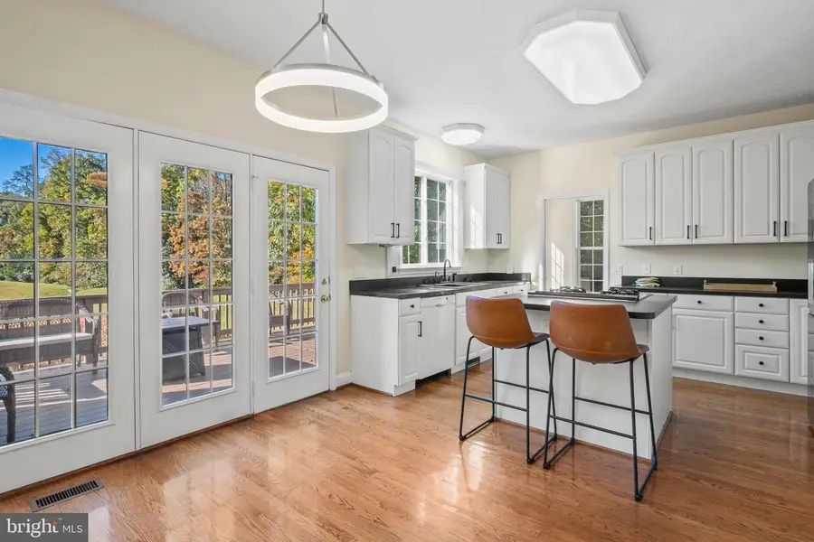 8201 Bishopsgate Ln, White Plains, MD 20695 - Image #2