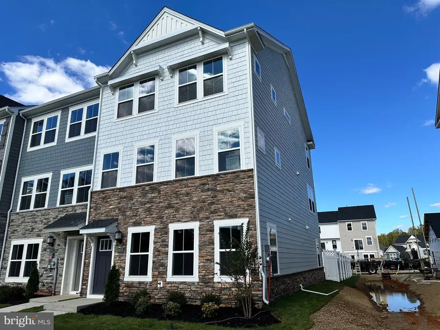 10584 Roundstone Ln, White Plains, MD 20695 - Image #2