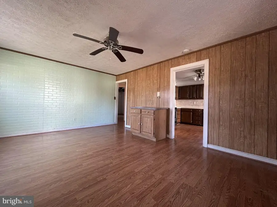 11924 Montgomery Ln, Waldorf, MD 20602 - Image #2