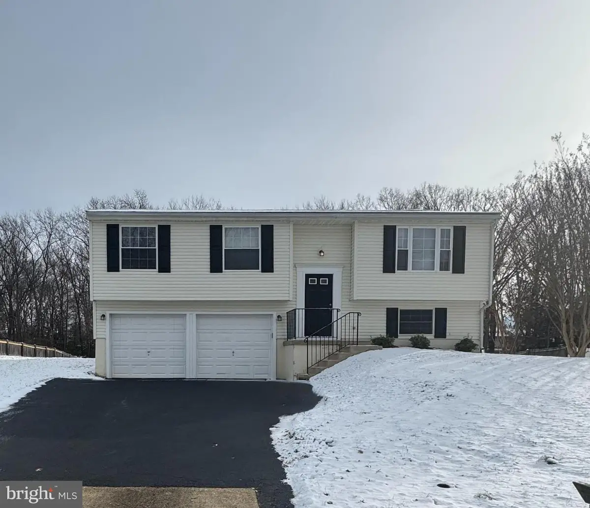 2352 Ironwood Dr, Waldorf, MD 20601 - Image #1